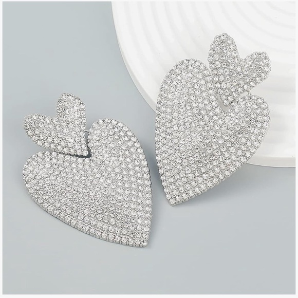 NWT 💎🩶💎 Piper K Sparkling Double Hearts Dangle Statement Earrings - Picture 6 of 16